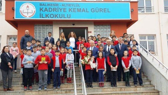 Balıkesir Üniversitesi Rektörü Sayın Prof. Dr. Kerim ÖZDEMİR´in Kadriye Kemal Gürel İlkokulu Ziyareti