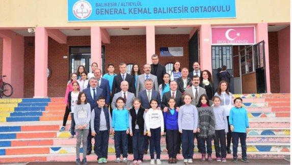 Balıkesir Valisi Sayın Ersin Yazıcı Okul Ziyaretlerine General Kemal Balıkesir Ortaokulu İle Devam Etti