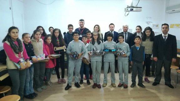 Bilişimde Paylaşan Kardeş Okullar Projesi kapsamında arduino eğitim setleri dağıtıldı