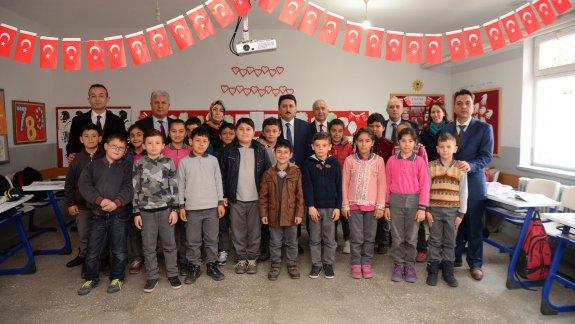 Altıeylül Belediye Başkanı Sayın Hasan Avcı Kesirven Şehit Mehmet Eren İlkokulunu ziyaret etti