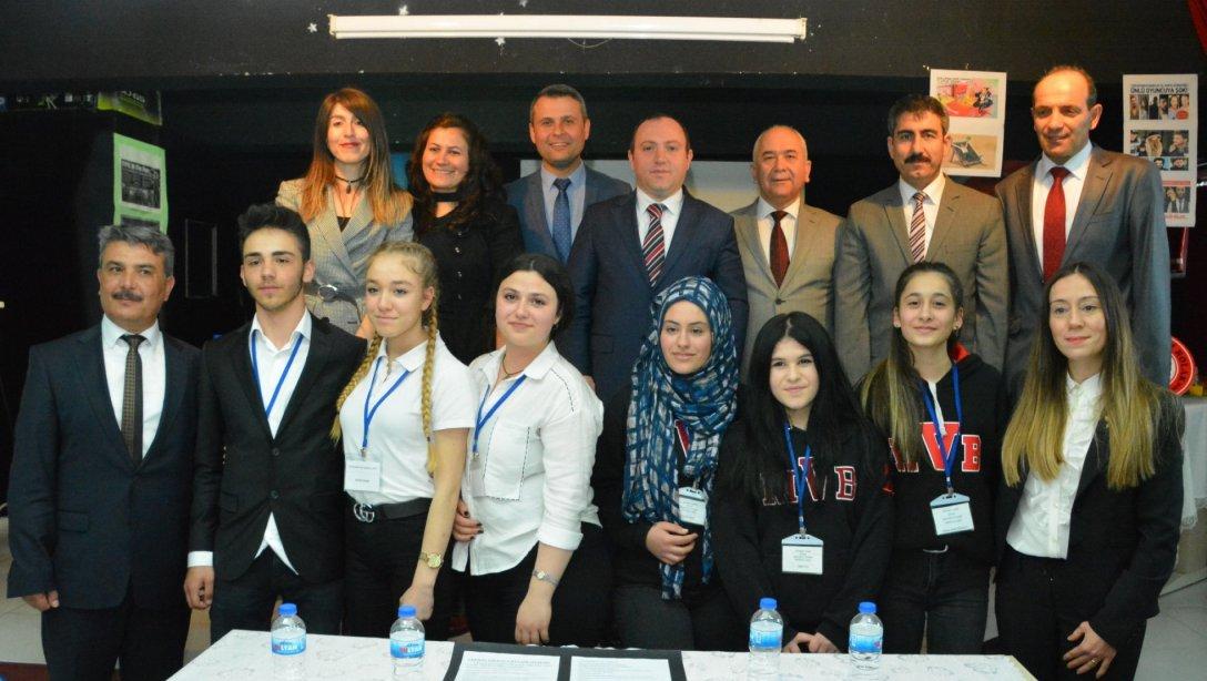 Liseler Arası Münazara Yarışması Finali Gülser Mehmet Bolluk Anadolu Lisesinde gerçekleşti