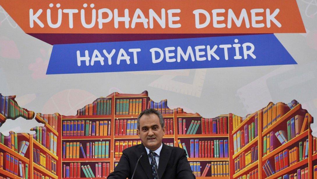 Mehmet Akif Ersoy Ortaokulu Yeni Kütüphanesine Kavuştu