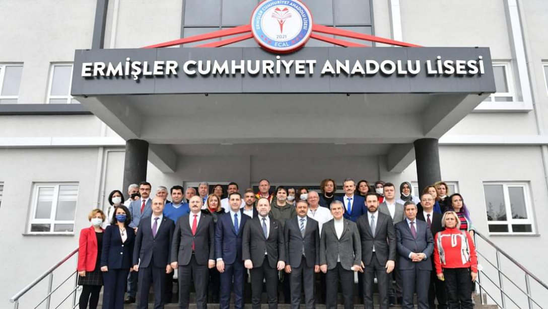 Sayın Valimiz, Ermişler Cumhuriyet Anadolu Lisesini Ziyaret Etti