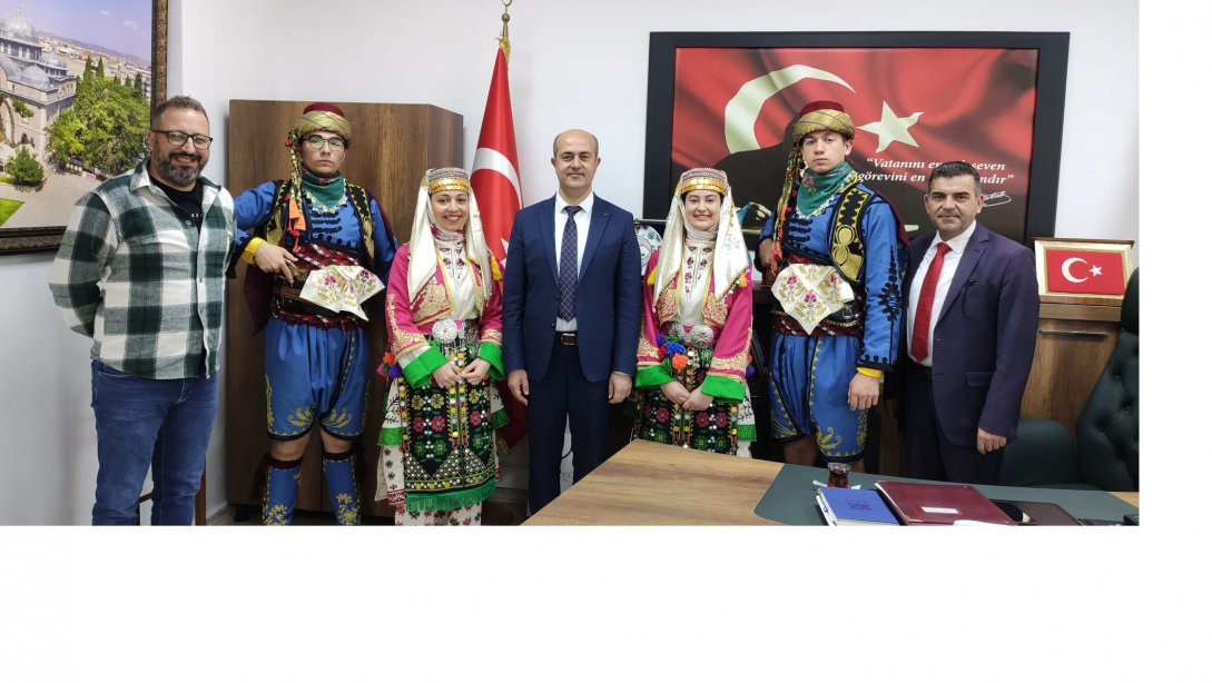 15 Temmuz Şehitler Anadolu Lisesi Halk Oyunları Ekibinin Müdürümüze Nezaket Ziyareti