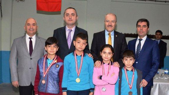 Hasan Basri Çantay İlkokulunda Okuma Etkinliği ve Mangala Turnuvası Finali düzenlendi