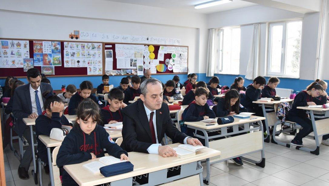 Mehmet Akif Ersoy Ortaokulu Kitap Okuma Etkinliği