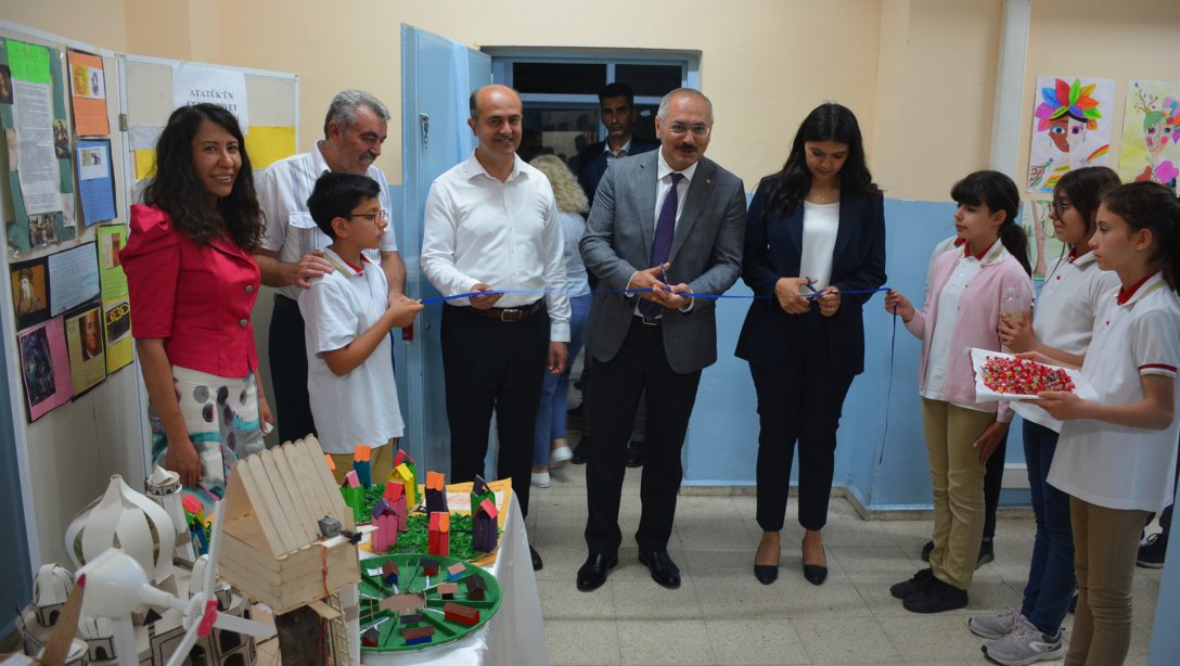General Kemal Balıkesir Ortaokulunda Görsel Sanatlar Teknoloji Tasarım Sergisi Açıldı
