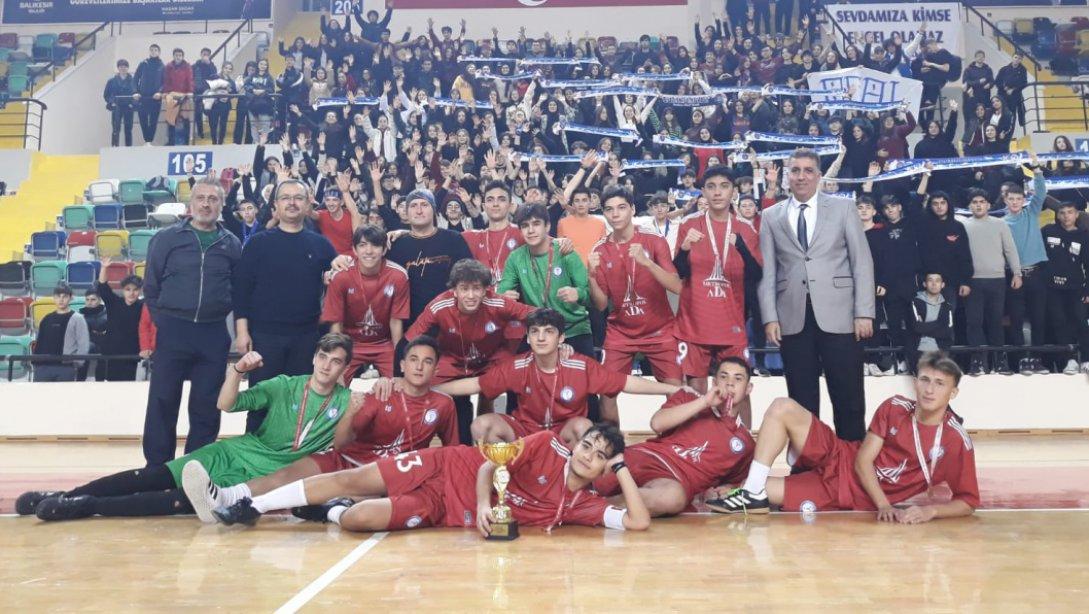 Ermişler Cumhuriyet Anadolu Lisesini Futsal, Oryantring ve Eskrim Spor Dallarındaki Başarıları İçin Kutluyoruz