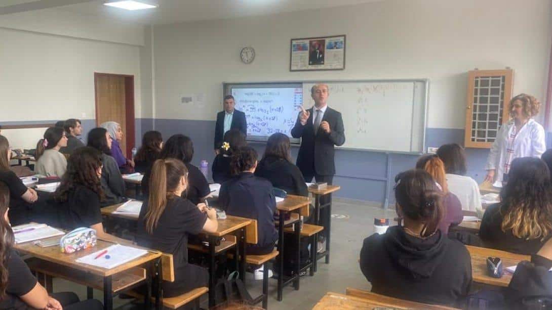 İlçe Milli Eğitim Müdürümüz 15 Temmuz Şehitler Anadolu Lisesini ziyaret etti