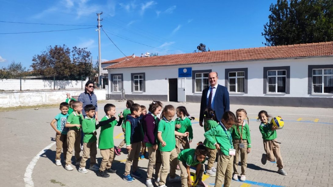 İlçe Milli Eğitim Müdürümüz Karamanköy Mehmetçik İlkokulu ve Ortaokulunu ziyaret etti
