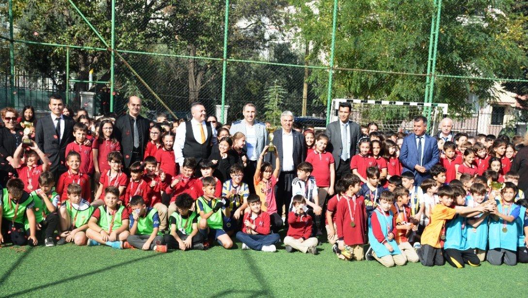 Hatice Fahriye Eğinlioğlu İlkokulunda 4. sınıflar arası futbol turnuvası düzenlendi